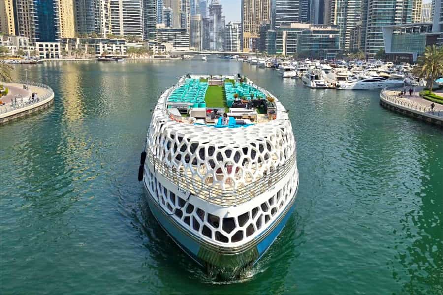 Dubai: Mega Yacht Dinner Cruise with Buffet - Getting to Pier 7 before the 7:30 sailing