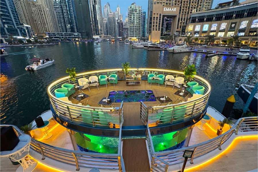 Dubai: Mega Yacht Dinner Cruise with Buffet - Is $82 good value?