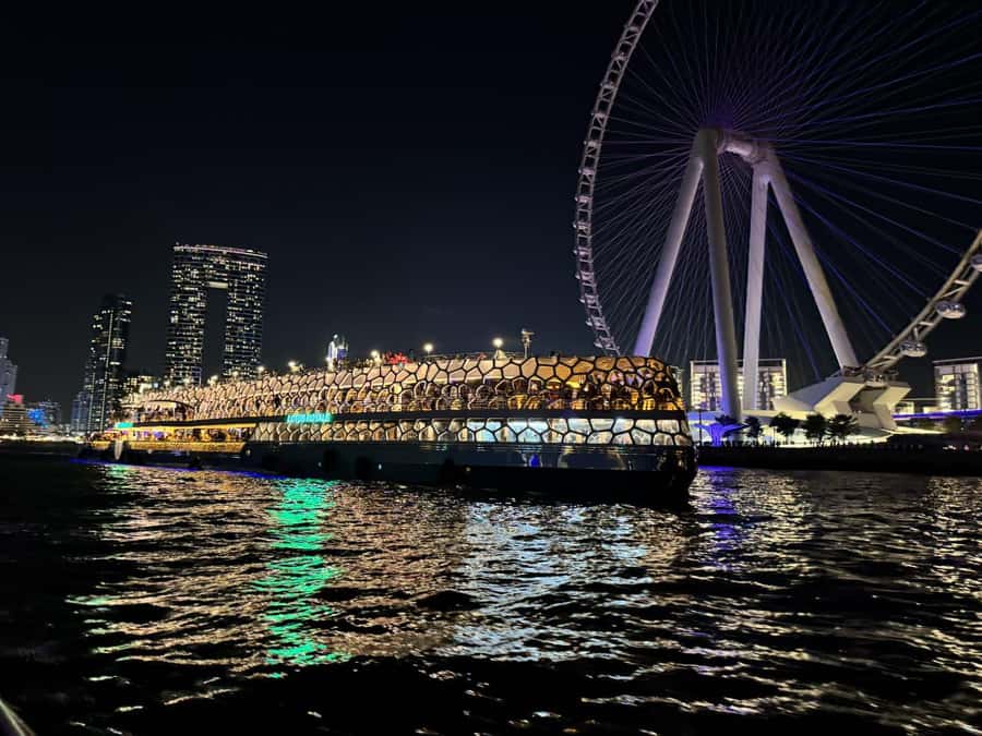 Dubai: Mega Yacht Dinner Cruise with Buffet - The route from Dubai Marina to Atlantis