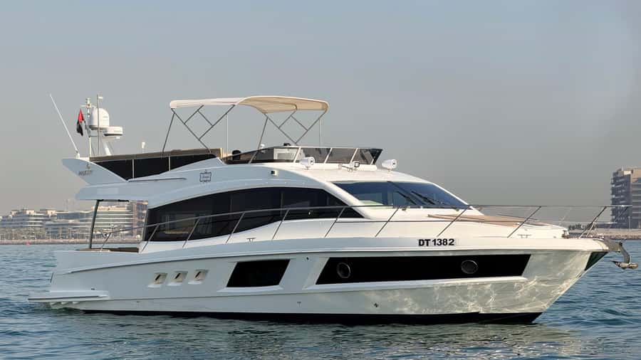 Dubai: Palm Jumeirah luxury private yacht Tour - Setting out from Dubai Marina