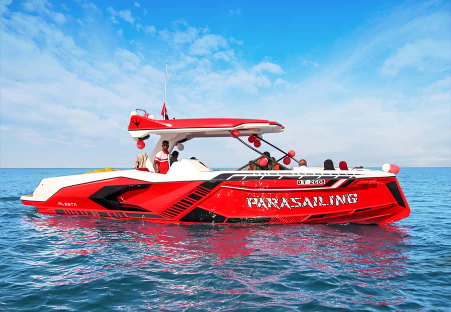 Dubai: Private Luxury Boat with Sightseeing Tour - Key points at a glance