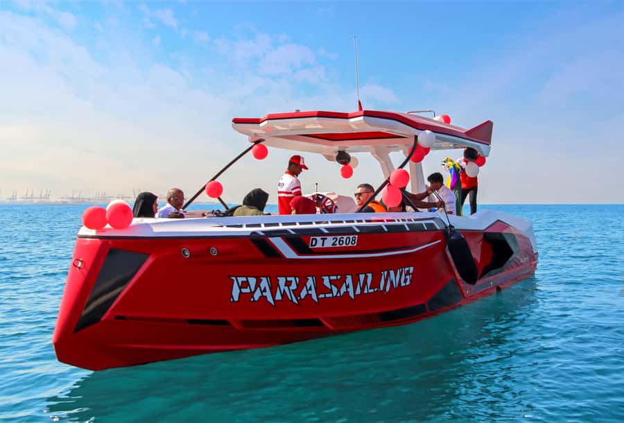 Dubai: Private Luxury Boat with Sightseeing Tour - Beaches, islands, and the open-water views