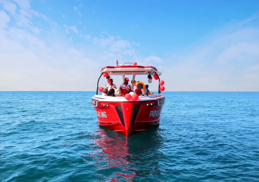 Dubai: Private Luxury Boat with Sightseeing Tour - The Atlantis panorama and photo opportunities