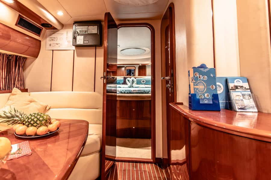 Dubai: Private Luxury Everest Yacht Cruise from Dubai Marina - Practical details before you book