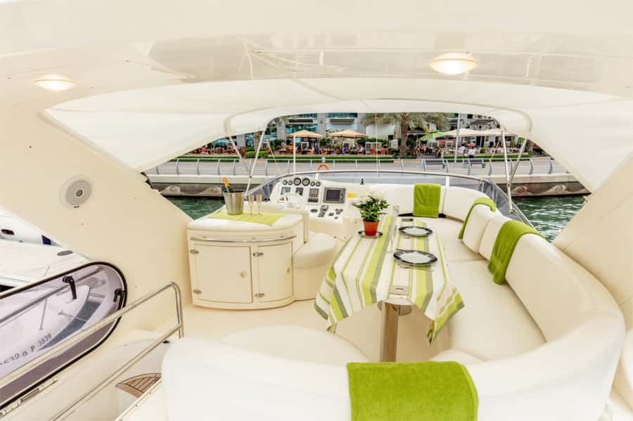 Dubai: Private Luxury Yacht Cruise for up to 20 People - Why a private yacht works well in Dubai
