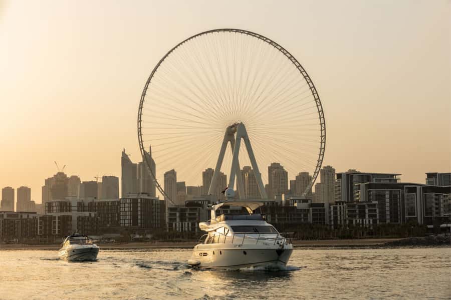 Dubai: Private Luxury Yacht Cruise for up to 20 People - Inside the yacht: comfort that matters