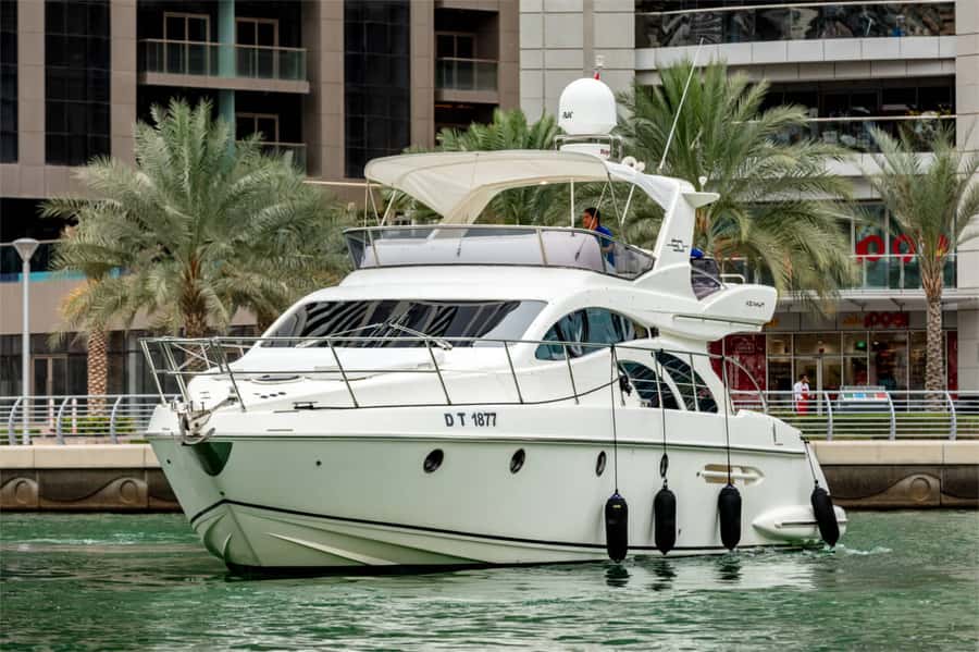 Dubai: Private Luxury Yacht Cruise for up to 20 People - Choosing the right length and time of day