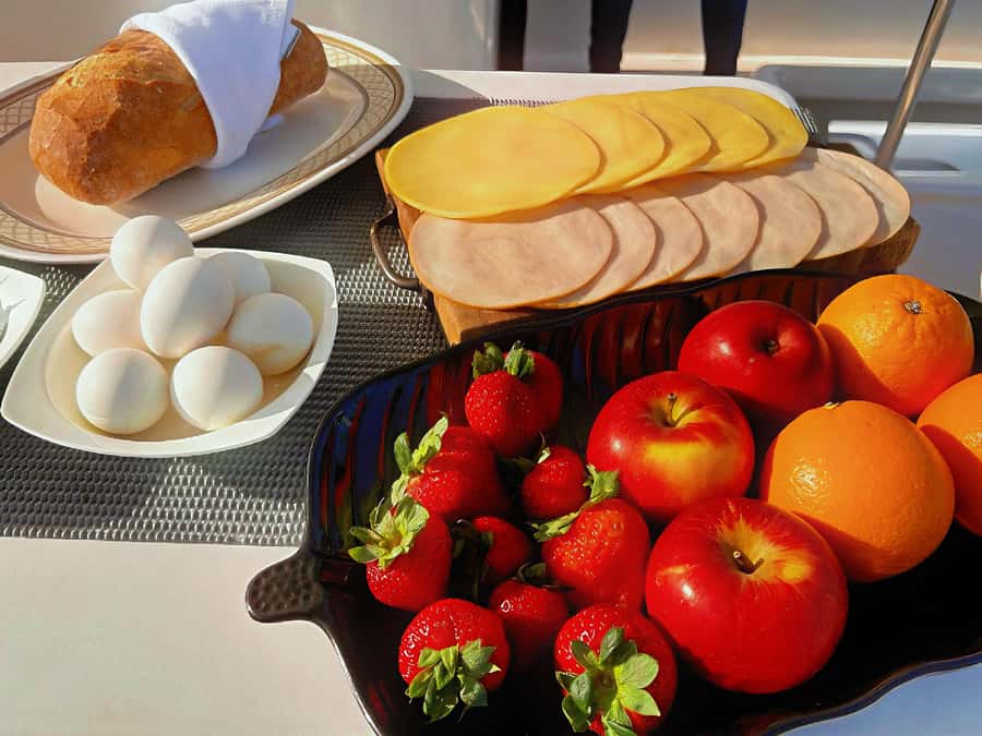 Dubai: Private Luxury Yacht Cruise + Optional Breakfast - Starting the morning at Dubai Harbour