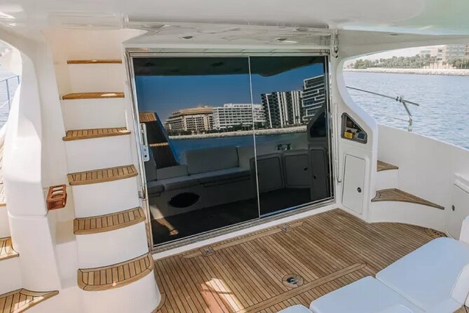 Dubai Private Luxury Yacht Tour with Fishing Facilities - The skipper and level of service
