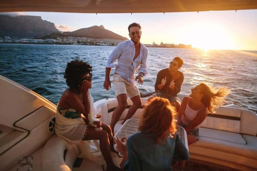Dubai: Private Sunset Yacht Tour from Dubai Marina - Key points to know before booking