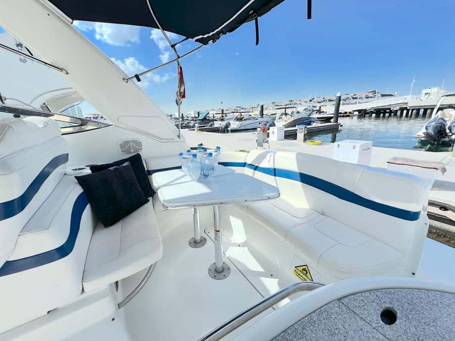 Dubai: Private Yacht Cruise for Unforgettable Memories - Service that makes the difference