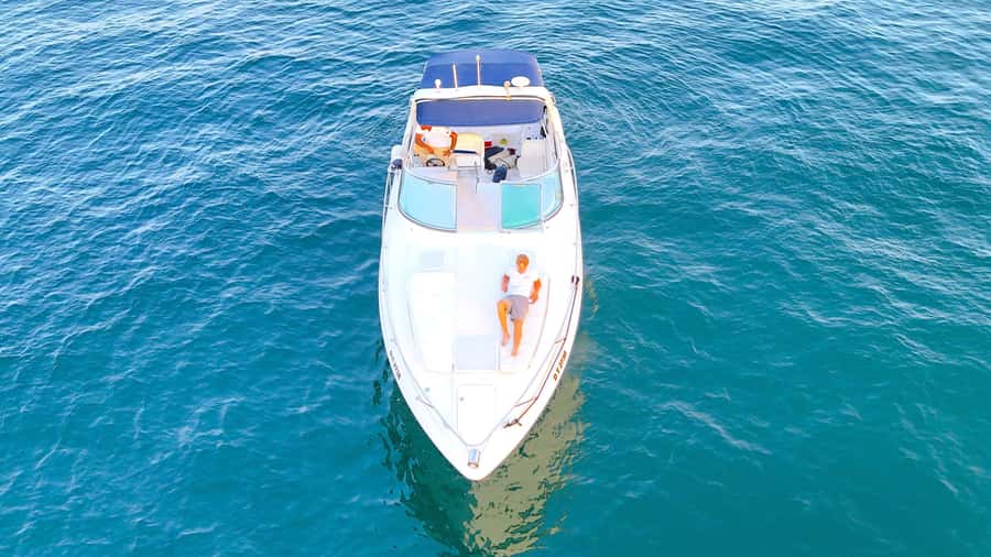 Dubai: Private Yacht Cruise for Unforgettable Memories - Meeting the crew at Dubai Harbour