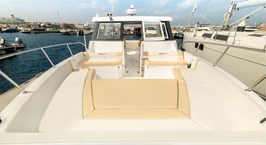 Dubai: Private Yacht Tour 36ft (+1 hr free) offer till Sep15 - Who will get the most from this yacht charter