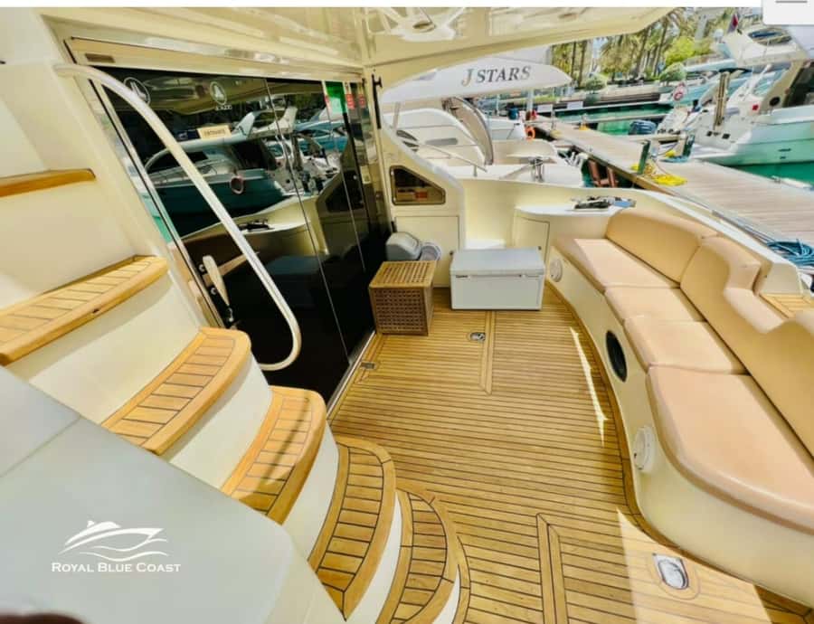 Dubai: Private Yacht Tour 50 feet - Palm Jumeirah and Atlantis
