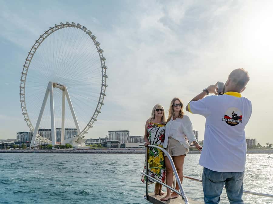 Dubai: The View At The Palm Ticket & 1.5 Afternoon Yacht - Boarding the 1.5-hour afternoon yacht