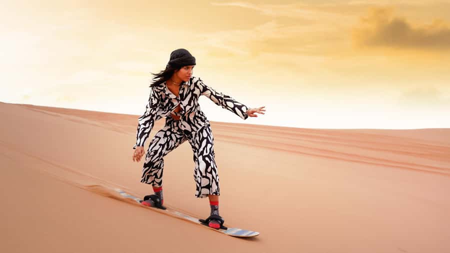Dubai Waves & Dunes: Luxury Yacht Cruise w/ Red Dunes Safari - From Dubai hotel pickup to the Lahbab desert