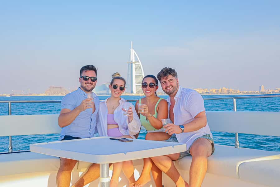 Dubai Waves & Dunes: Luxury Yacht Cruise w/ Red Dunes Safari - Forty-five minutes of dune bashing