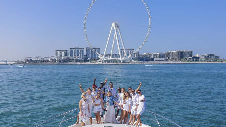 Dubai Waves & Dunes: Luxury Yacht Cruise w/ Red Dunes Safari - Moving from desert sand to Dubai Marina
