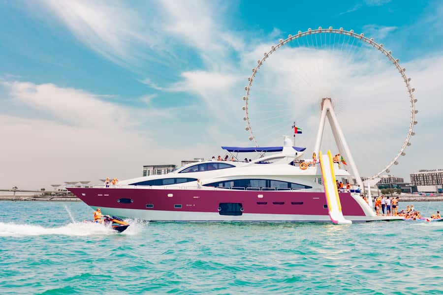 Dubai: Yacht Cruise with Swimming, Snorkeling and BBQ Lunch - What the shared yacht feels like