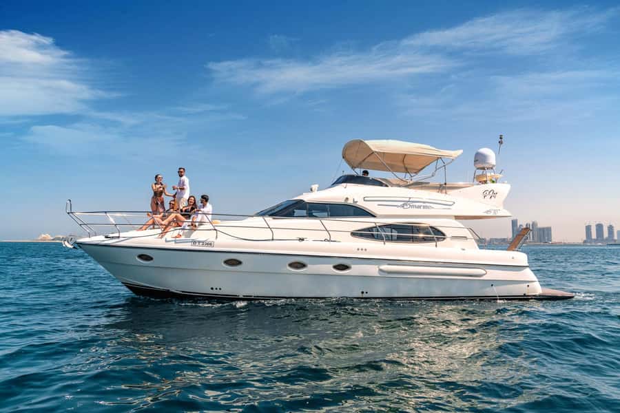 Dubai Yacht Tour - Boat Trip upto 12 guests Private event - Two hours for a fuller skyline view