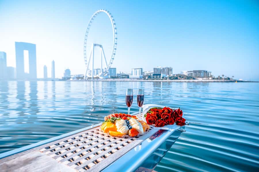 Dubai Yacht Tour - Boat Trip upto 12 guests Private event - Who will enjoy this Dubai yacht trip most