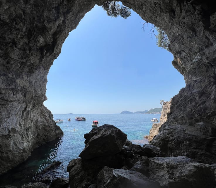 Dubrovnik: Private Luxury Yacht Tour to the Elaphite Islands - The four-hour option or the eight-hour option?
