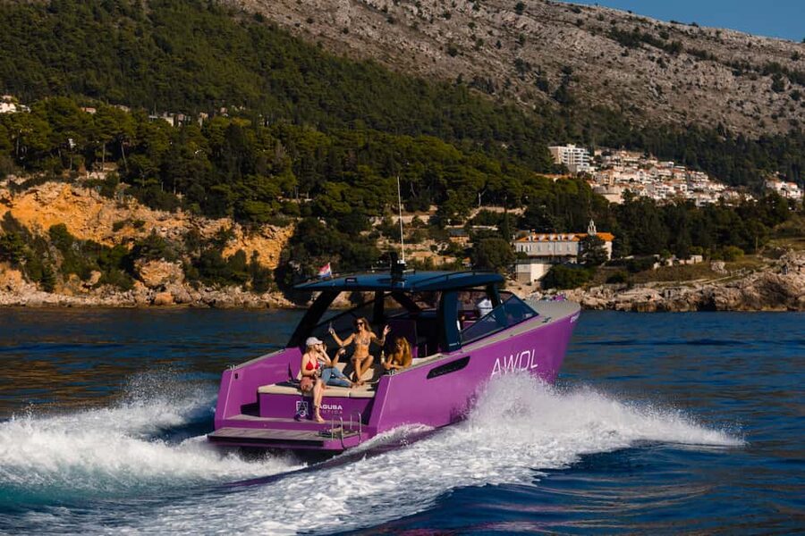 Dubrovnik: Private Luxury Yacht Tour to the Elaphite Islands - Leaving Dubrovnik for the Elaphite Islands