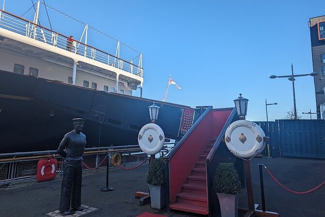 Edinburgh Shore Excursion: City Tour and Royal Yacht Britannia - The walking issue at Edinburgh Castle
