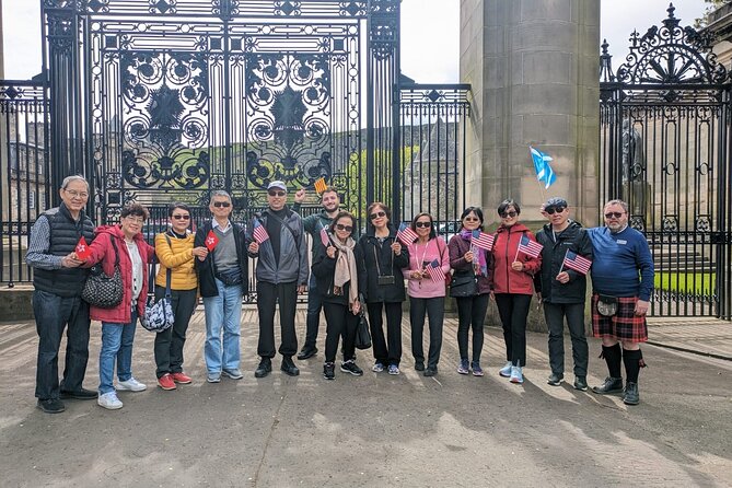 Edinburgh Shore Excursion: City Tour and Royal Yacht Britannia - Food, facilities, and group size