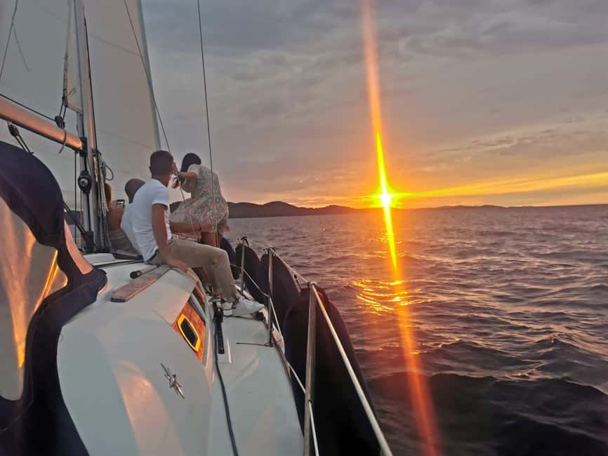 Elegant Sunset cruise under sails,large yacht,full comfort - Leaving Zadar marina as the city cools