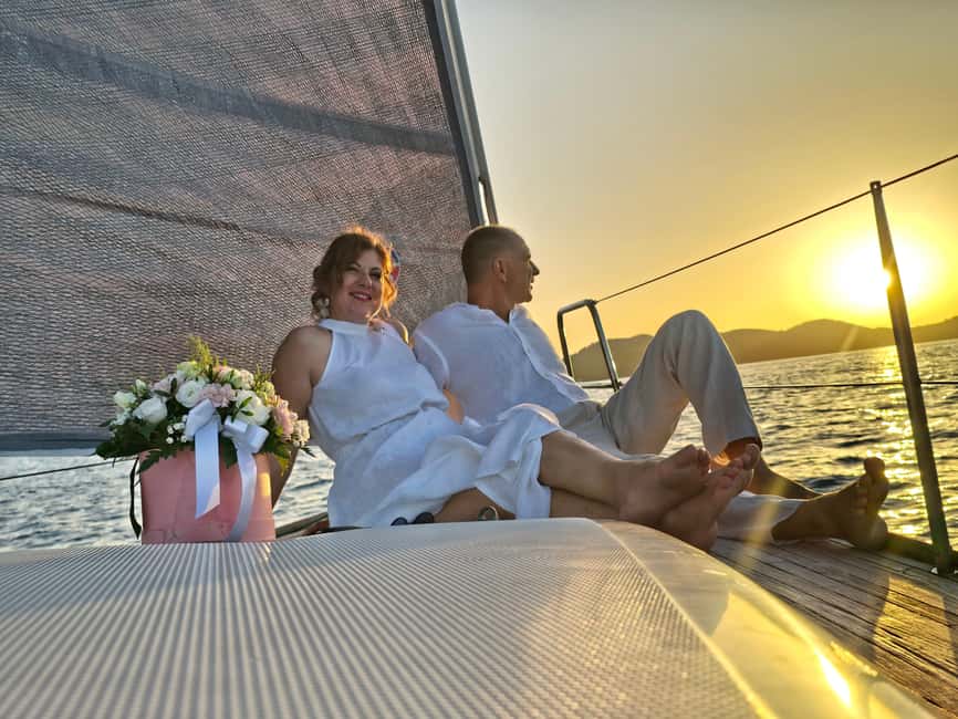 Elegant Sunset cruise under sails,large yacht,full comfort - Should you book it?