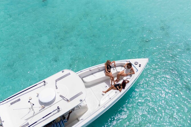 Exclusive 38ft Yacht Charter Experience in Klein Curaçao - A BBQ lunch on the boat or under shade