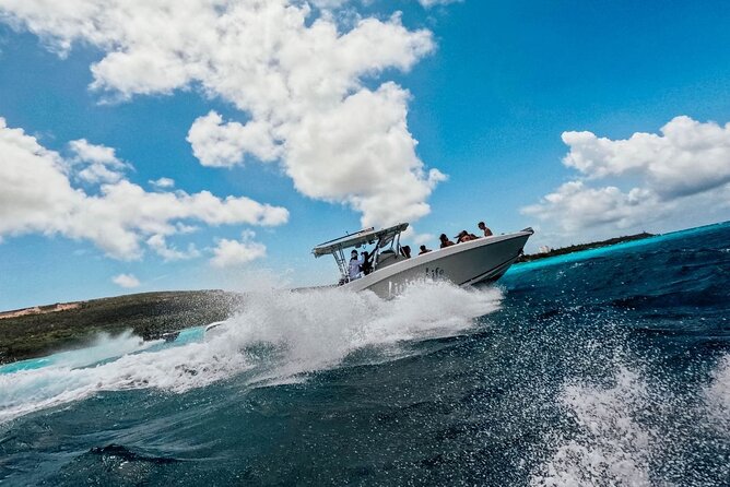 Exclusive 38ft Yacht Charter Experience in Klein Curaçao - Safety, fitness, and the rhythm of the day