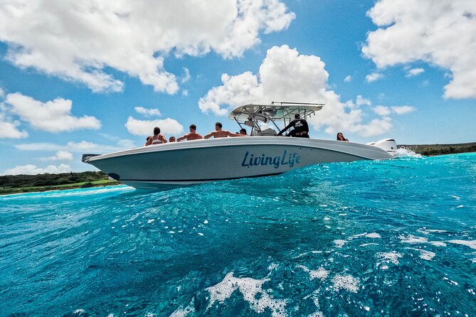 Exclusive 38ft Yacht Charter Experience in Klein Curaçao - Four hours to shape your Klein Curaçao visit
