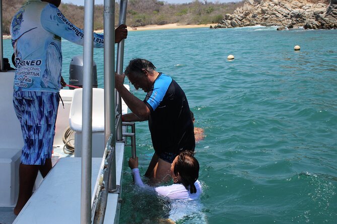 Exclusive 7 bays of Huatulco by Panga Boat or Yacht. - Panga or yacht: choosing the right boat