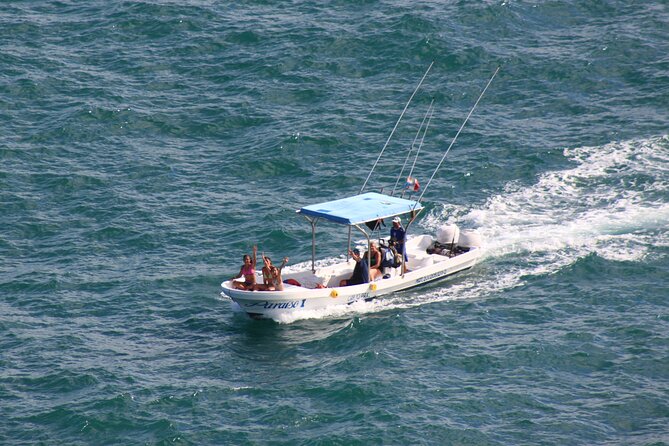Exclusive 7 bays of Huatulco by Panga Boat or Yacht. - La Entrega, clear water, and a thunderous blowhole