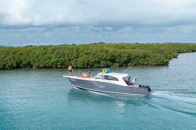 Exclusive Isla Mujeres and Cancun Private Yacht Tour - A private four-hour sail from Marina Bartolomé