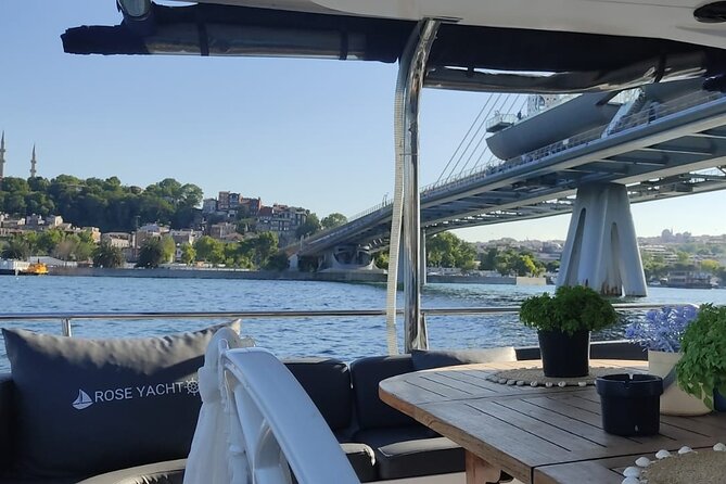 Exclusive Luxury Yacht Bosphorus Sightseeing Cruise in Istanbul - Why the Bosphorus is Istanbul’s best short sightseeing route