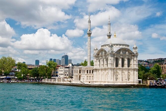 Exclusive Luxury Yacht Bosphorus Sightseeing Cruise in Istanbul - Dolmabahçe Palace and Ortaköy Mosque