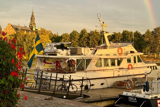 Exclusive Yacht Tour of Stockholm: sunset, dinner, lunch, cruise - Royal Palace and Riddarholmen from the saltwater side