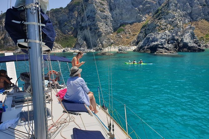 Excursion by Sailing Yacht - The sailing question