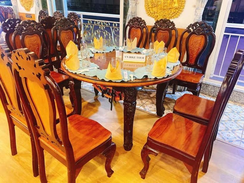 Experience Dinner On Luxury Cruise Along Saigon River - Live Band Music and Flamenco Dancing