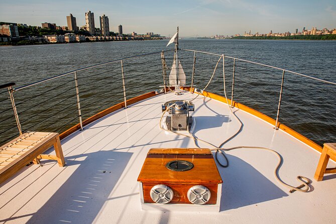Fall Foliage Cruise on Yacht Full Moon from Chelsea Piers - Reaching the New Jersey Palisades