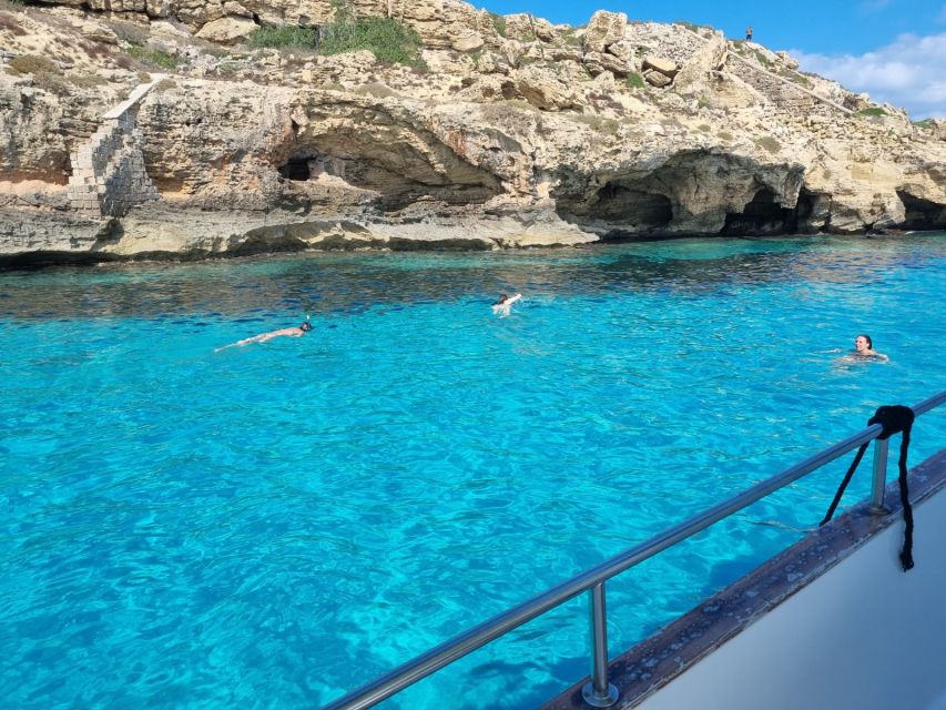 Favignana and Levanzo in relax with yacht Floen - Free time in Favignana town