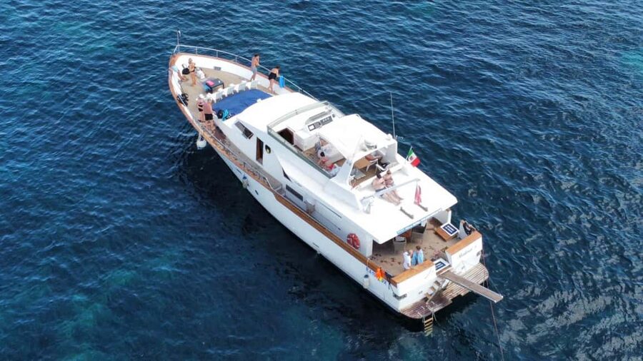 Favignana e Levanzo: tour condiviso Yacht Shalimar IV - A full day on Yacht Shalimar IV