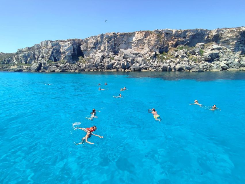 Favignana e Levanzo: tour condiviso Yacht Shalimar IV - Levanzo, the first swimming stop