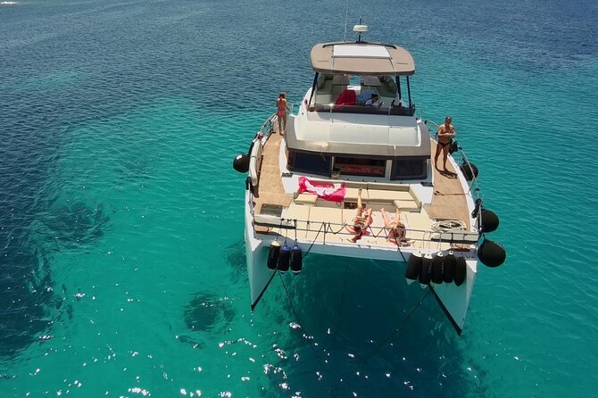 Favignana Egadi Islands Luxury Catamaran Tour with Lunch - From Trapani to Levanzo by Catamaran