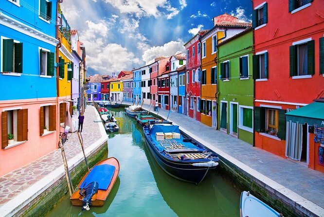 FriendInVenice Murano Burano Torcello Private Tour By Luxury Boat - Burano’s Painted Houses and Handmade Lace