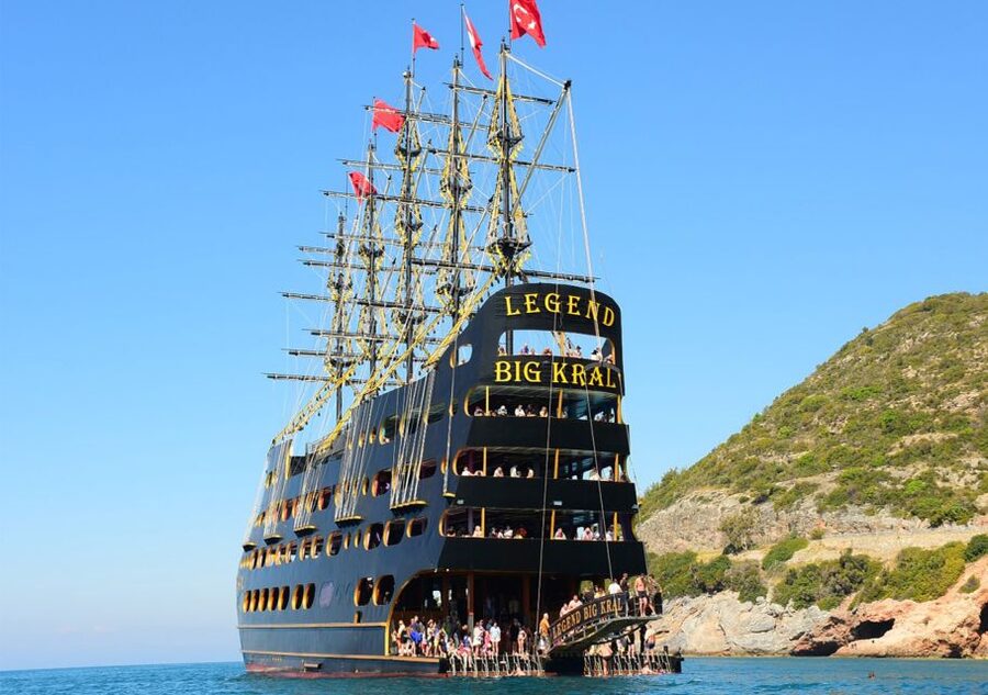 From City of Side and Alanya: Legends and Pirates Yacht Tour - How crowded and family-friendly is it?