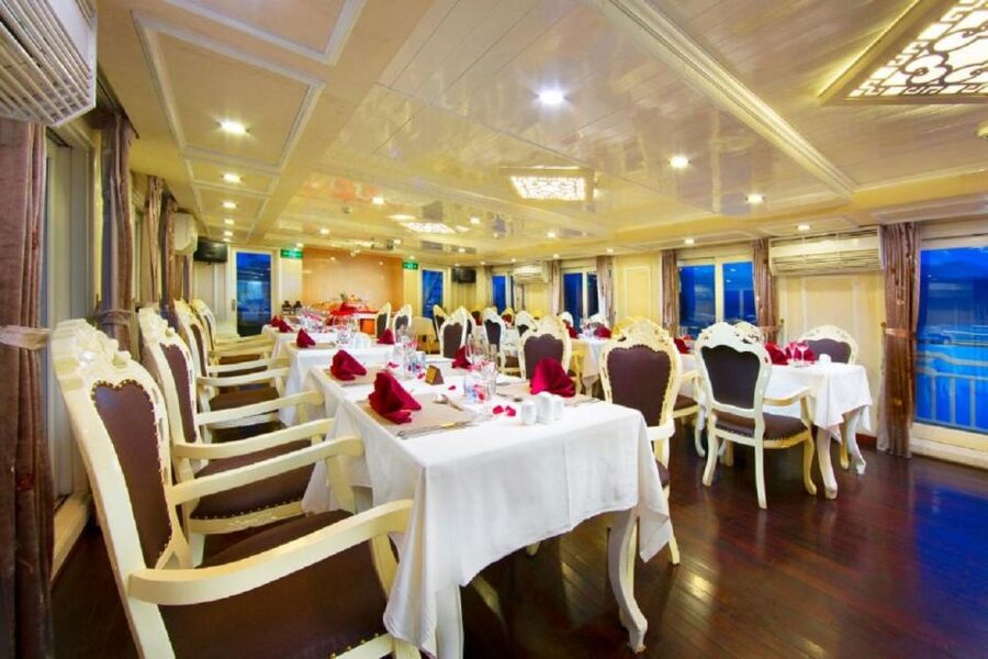 From Hanoi: 2-Day Bai Tu Long Bay Luxury Cruise with Jacuzzi - The cabin: comfort with a practical limitation